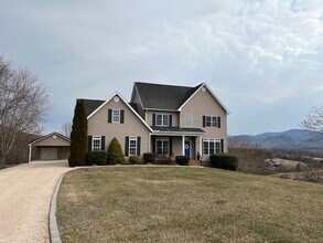 Building Photo - 90 Meadow Heights Ln