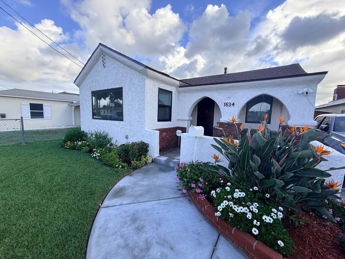 Newly remodeled three bedroom house in Wilmington ready to rent! - Newly remodeled three bedroom house in Wilmington ready to rent!