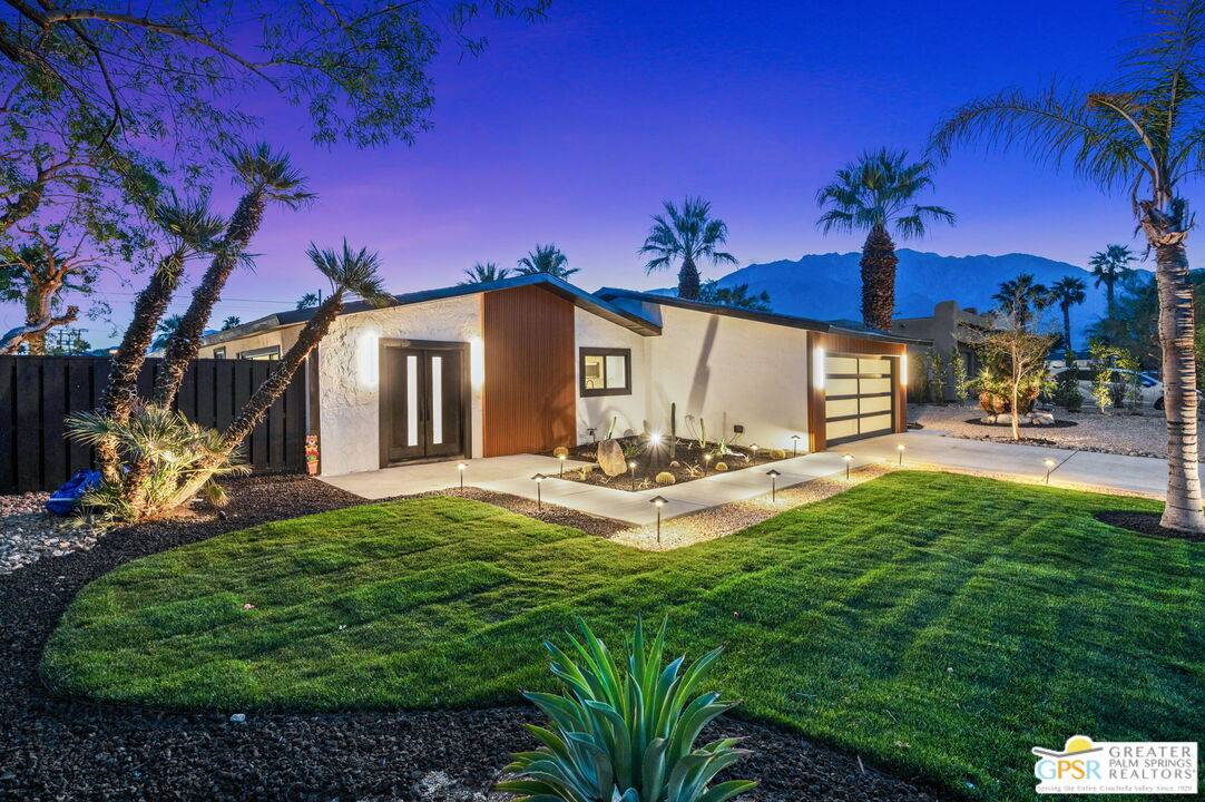 Foto principal - 2435 Wayne Rd