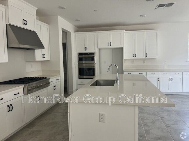 Building Photo - 4037 Monterey Grv