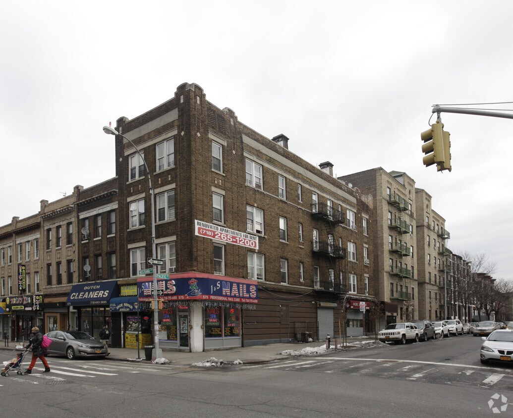 Primary Photo - 1295-1297 Pacific St