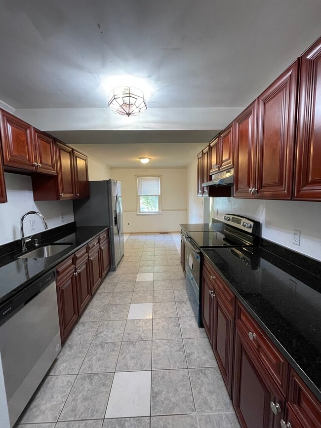 Building Photo - 9 Goodport Ct