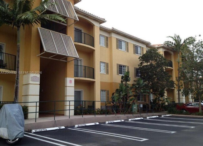 Foto del edificio - 7220 NW 114th Ave