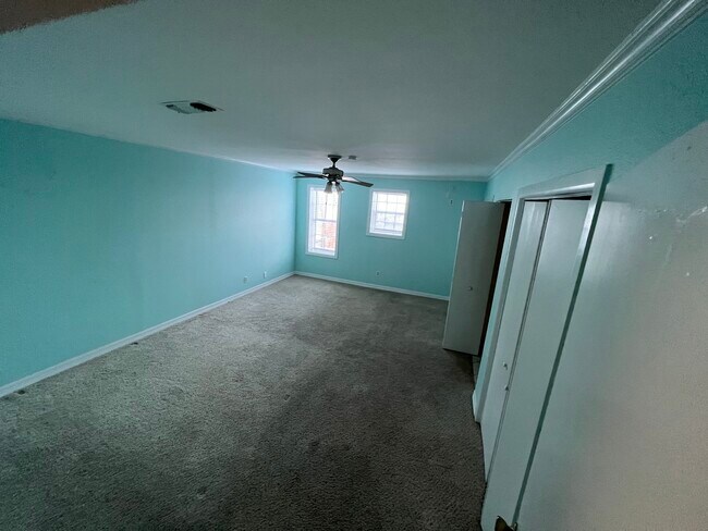 Building Photo - 218 N Chaparral St