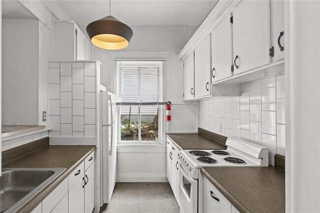 Foto del edificio - 1081 McMillan St NW