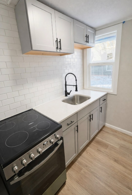 Building Photo - 1126 E Moreno Ave