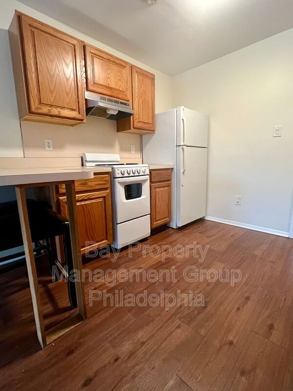 Foto del edificio - 100 E Mt Vernon St