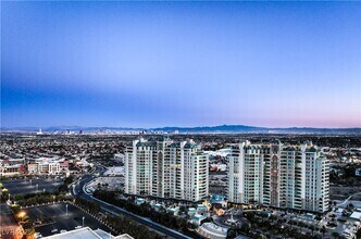 Building Photo - 9103 Alta Dr