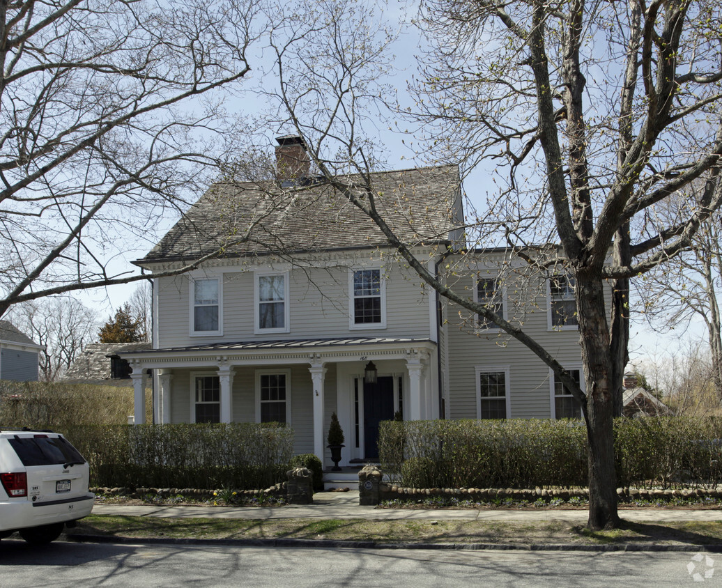 Building Photo - 168 Main St