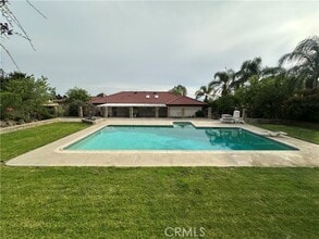 Building Photo - 9388 Valley View St