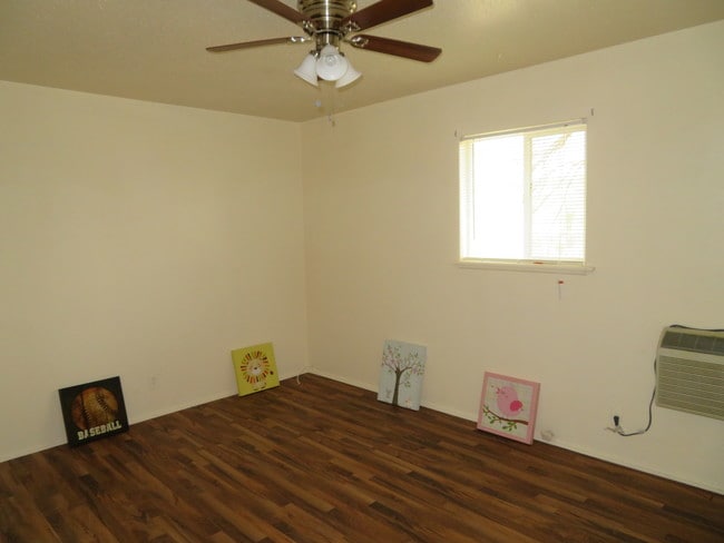 Bedroom - Bel-Aire/Fairway Apartments