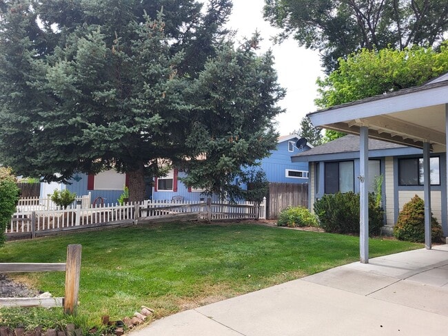Building Photo - 3766 Emerson Dr