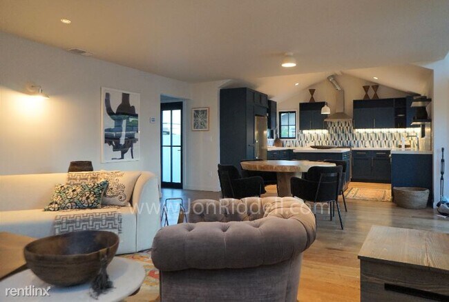 Foto del edificio - 4 br, 3 bath House - 428 S Padre Juan Ave