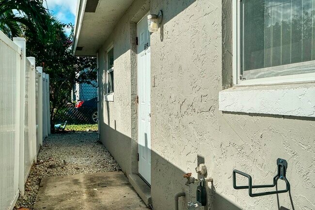 Foto del edificio - 915 S N St