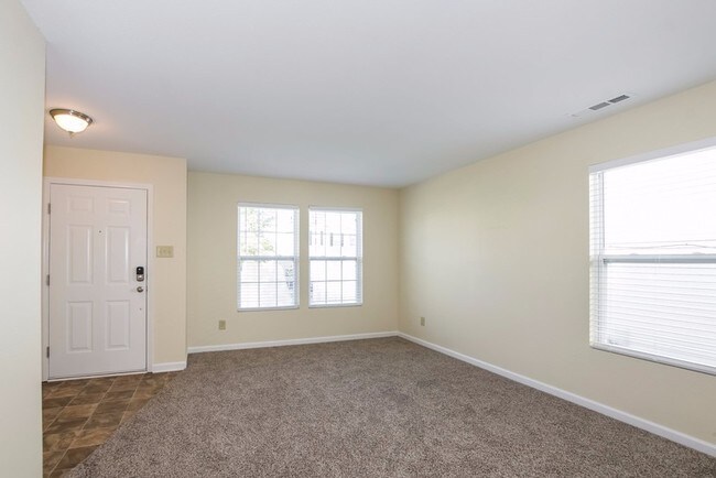 Foto del edificio - 819 Littleton Dr