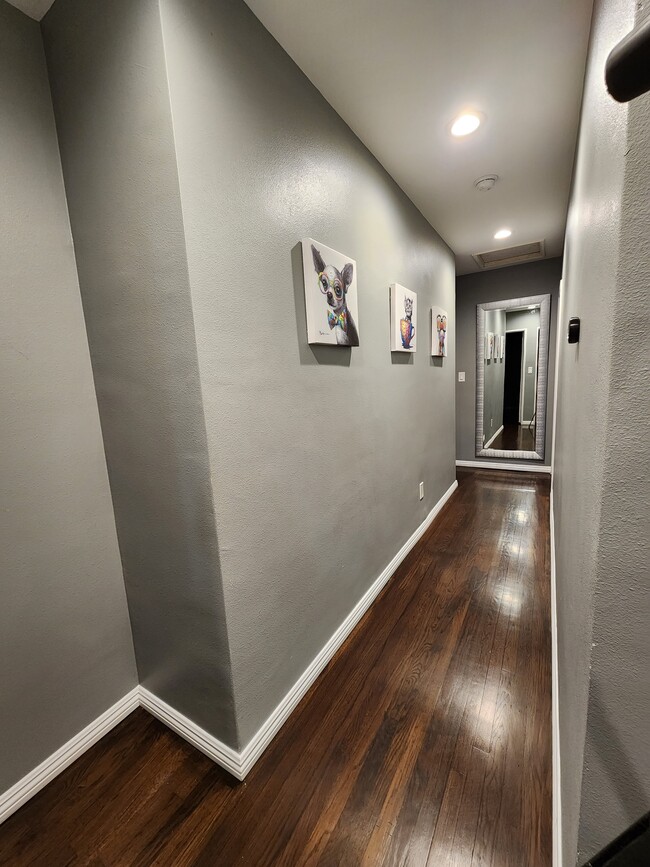 Foto del edificio - 3661 W 111th St