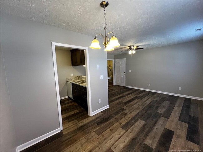 Building Photo - 1433 Ireland Dr