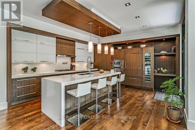 Building Photo - 363 Morrison Rd