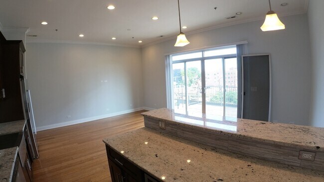 Foto del edificio - 1609 W Warren Blvd
