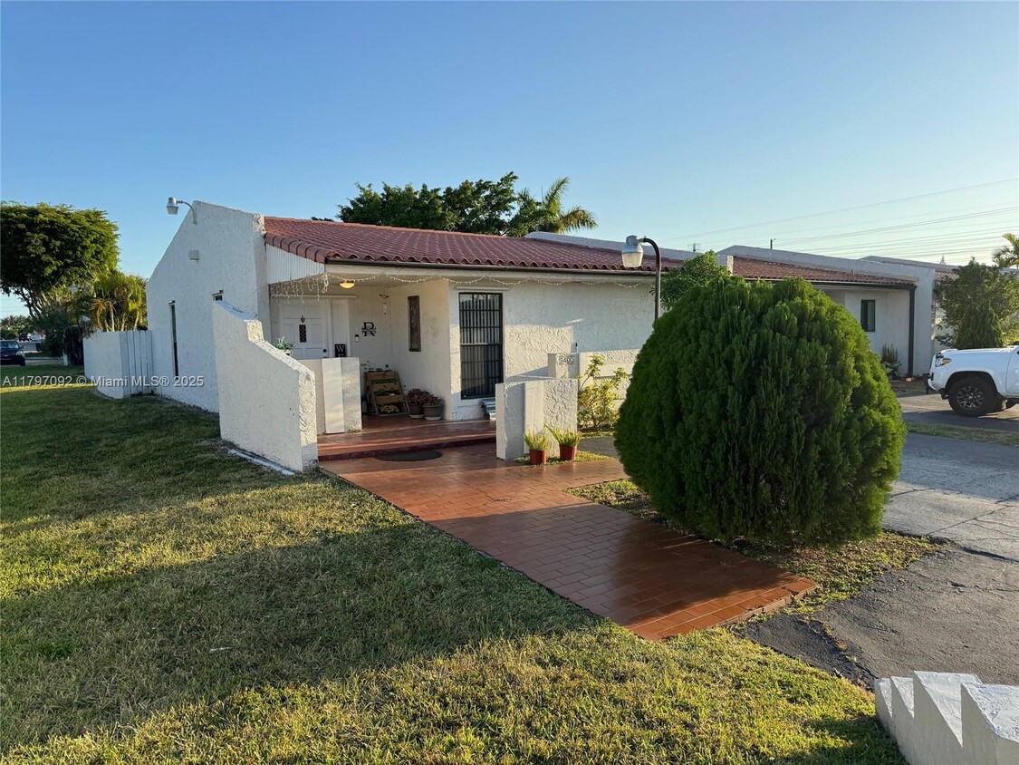 Foto principal - 9400 SW 6th Terrace
