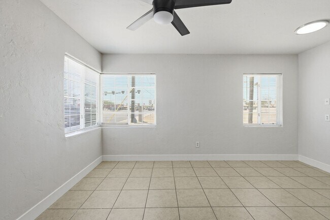 Building Photo - 1036 N 16th St