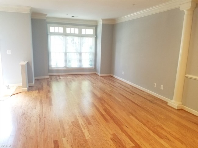 Building Photo - 410 Oak Knoll Ter