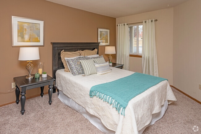 1HAB, 1BA, Modelo - 800SF - ReNew West Bloomington