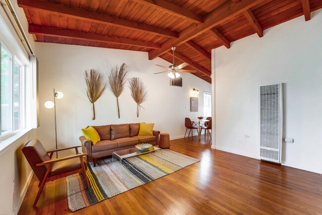 Foto del edificio - 4341 Banning St