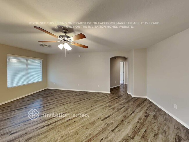 Foto del edificio - 1991 W Sunshine Butte Dr