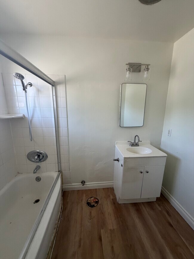 Foto del edificio - 3412 W Canoga Pl