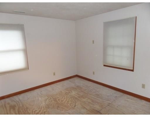 Building Photo - 20 Ledgecrest Dr