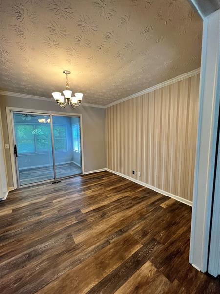 Building Photo - 1055 W Roberts Dr