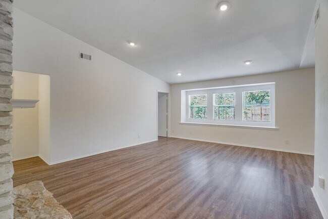 Foto del edificio - 3416 Harpers Ferry Ln