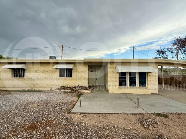 Building Photo - 2120 N 3rd Ave