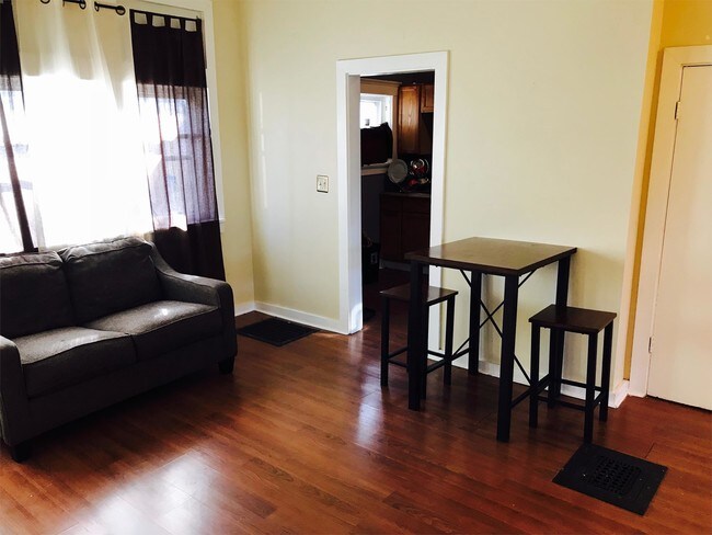 Building Photo - 1 bedroom in Elgin IL 60120