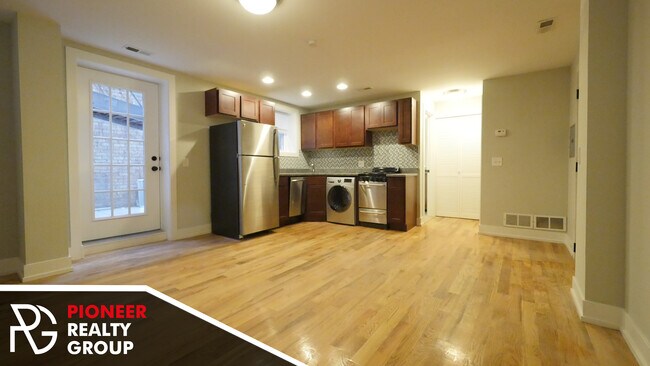 Foto del edificio - 556 W Arlington Pl
