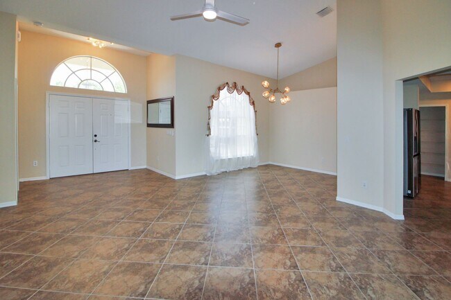 Foto del edificio - Gulf View Estate Annual Home for Rent
