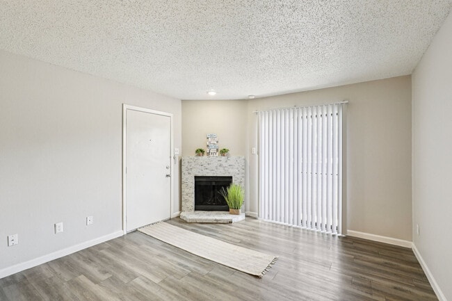 Building Photo - Claro Court Apartments