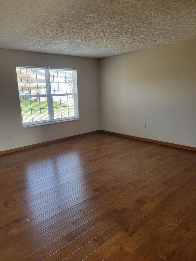 Foto del edificio - 482 Parkside Commons Ct