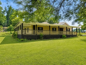 Building Photo - 2709 Montvale Rd