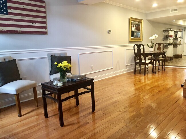 Building Photo - Charming 2 Bedroom in Upper Fells Point ~ ...