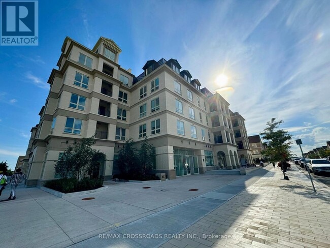 Building Photo - 101-101 Cathedral High St