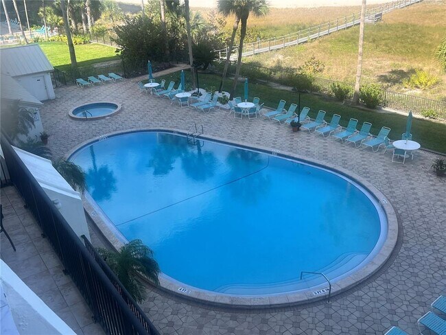 Foto del edificio - 1250 Gulf Blvd