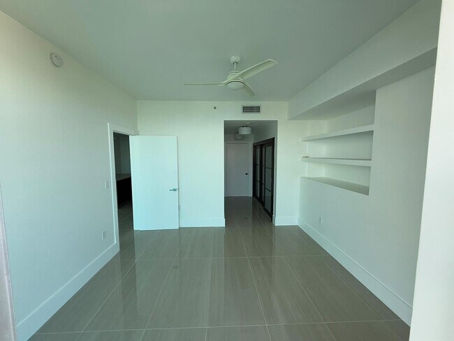 Foto del edificio - 900 Biscayne Blvd