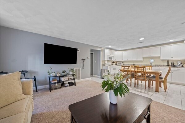 Foto del edificio - 104 Norton Ave