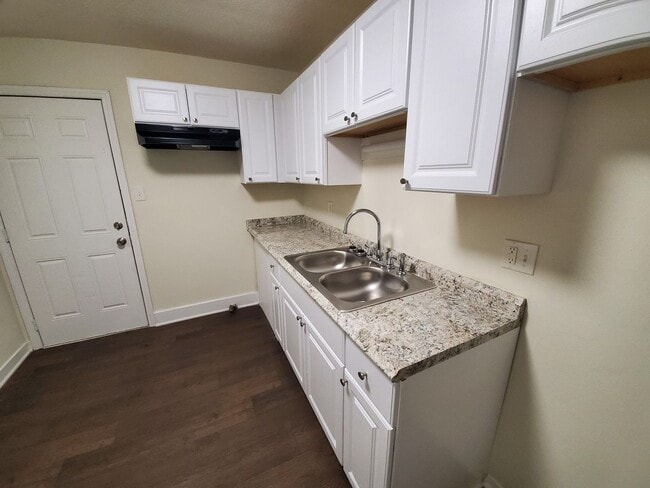 Photo - 910 Fiske St Apartment