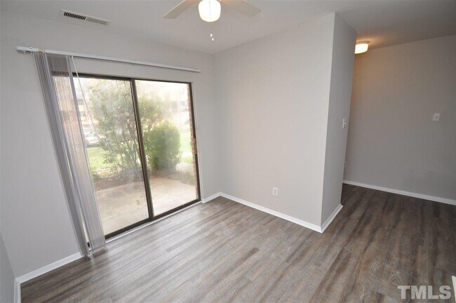Building Photo - 1265 Schaub Dr