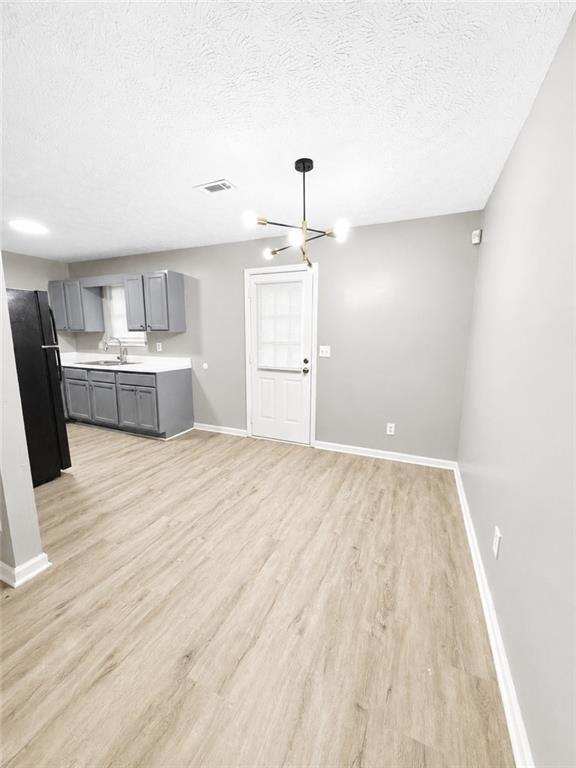 Building Photo - 8011 Trinity Park Dr