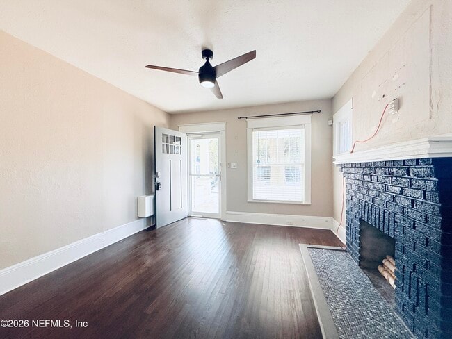 Foto del edificio - 3055 Rosselle St