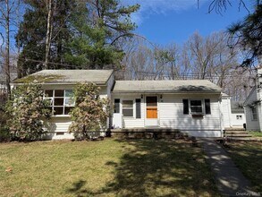 Building Photo - 15 Dugan Ln
